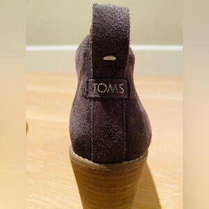 Brand New size 6 Brown TOMS Kallie Booties/Boots